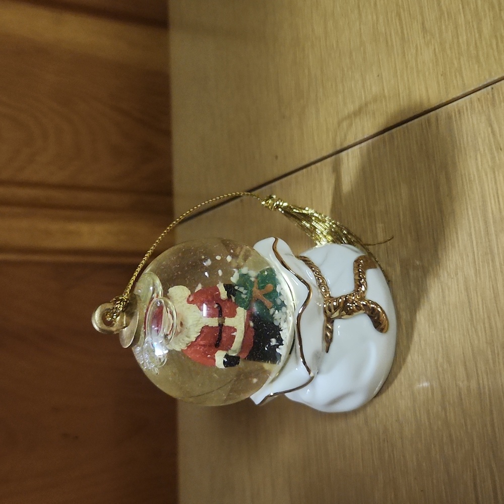 Mikosa Ornament